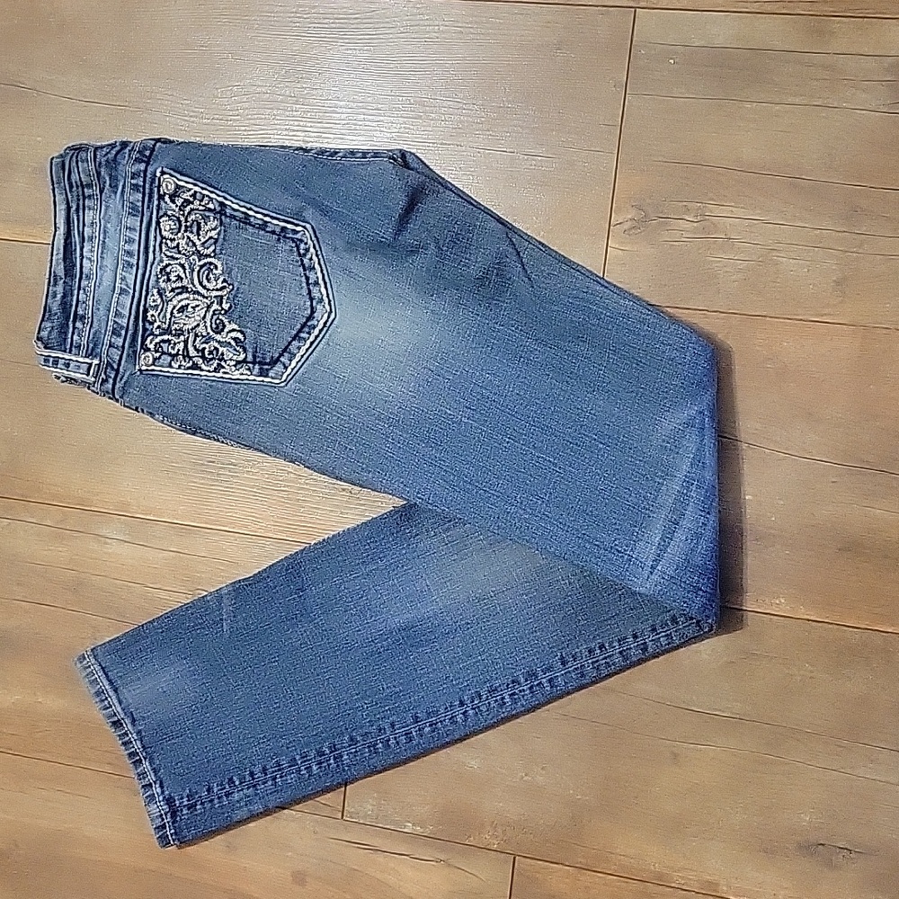 Womans Miss Me Jeans size 28 JPS5358T2. Straight. Inseam 32